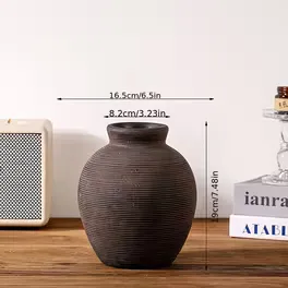 Vase en céramique brute